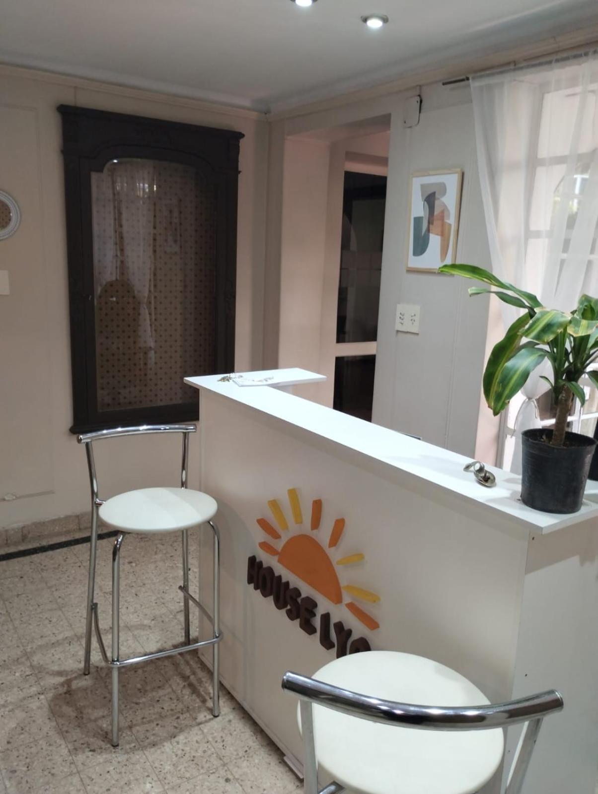 Acomodação com café da manhã  Houselyon Mendoza